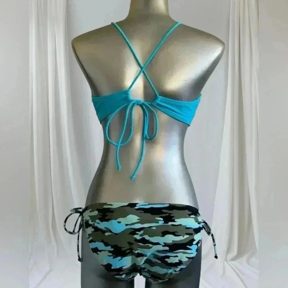 💲🆓FREE 🆕Swimsuit String Bikini Bottoms - Picture 3 of 16